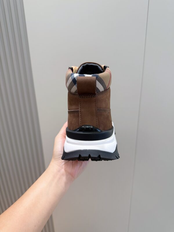 Burberry Men's High Cut Thick Soled Sports Shoes - Image 8