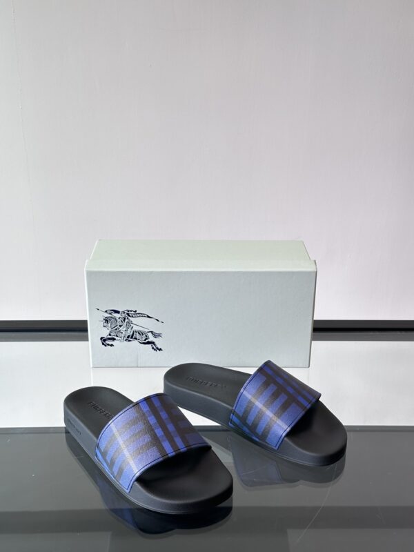 Burberry Summer New Classic Plaid Vintage Slippers