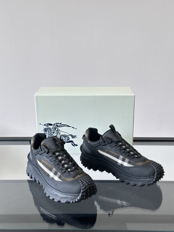 Burberry Outdoor Cowhide Leather Lace Up Sports Shoes