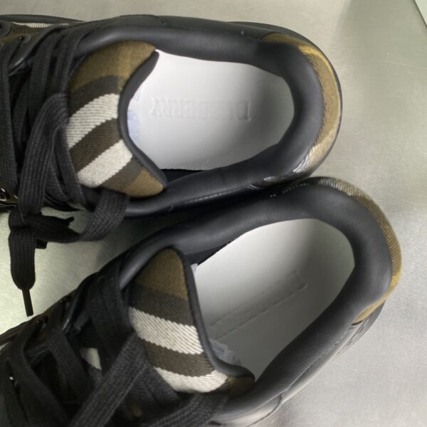 Burberry Calfskin Round Toe Lace Up Plaid Low Top Board Shoes - Image 7