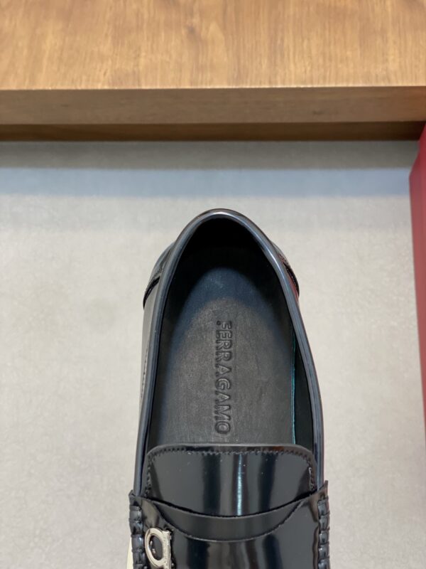Salvatore Ferragamo New Cowhide Leather Casual Driving Shoes - Image 7