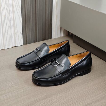 Salvatore Ferragamo Gancini Buckle Cowhide Leather Mocasin Shoes
