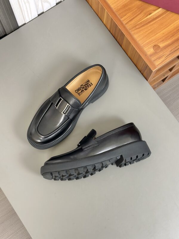 Salvatore Ferragamo High Quality Men's Cowhide Leather Casual Loafers - Image 3