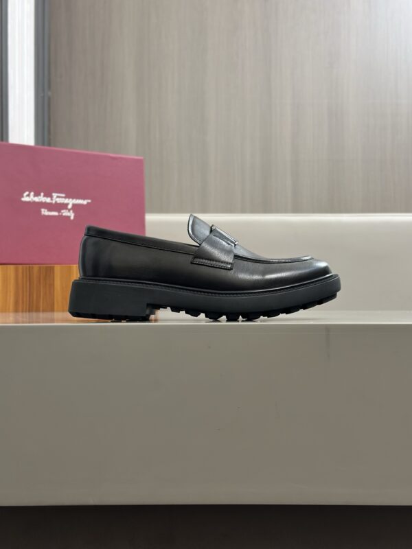 Salvatore Ferragamo High Quality Men's Cowhide Leather Casual Loafers - Image 4