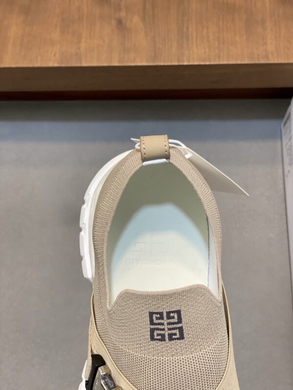 Givenchy Flyknit Fabric Casual Breathable Sports Shoes - Image 7