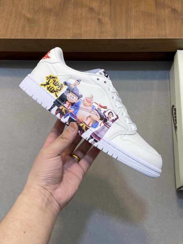 Givenchy Air Co Branded Cowhide Leather Casual Sports Shoes - Image 4