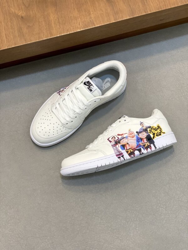 Givenchy Air Co Branded Cowhide Leather Casual Sports Shoes - Image 5