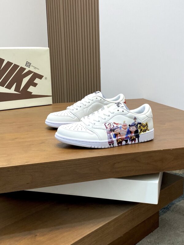 Givenchy Air Co Branded Cowhide Leather Casual Sports Shoes