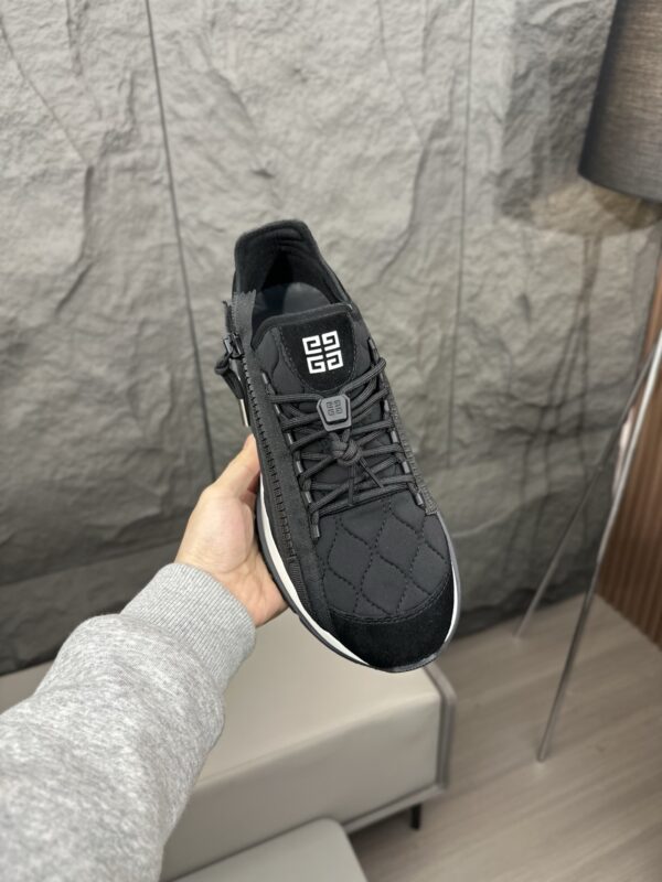 Givenchy Spectre Low Top Running Air Cushioned Sports Shoes - Image 6