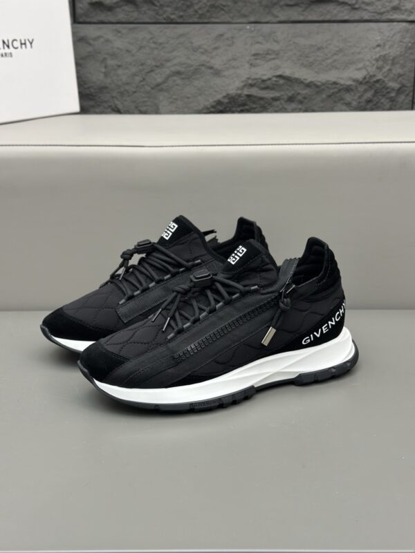 Givenchy Spectre Low Top Running Air Cushioned Sports Shoes