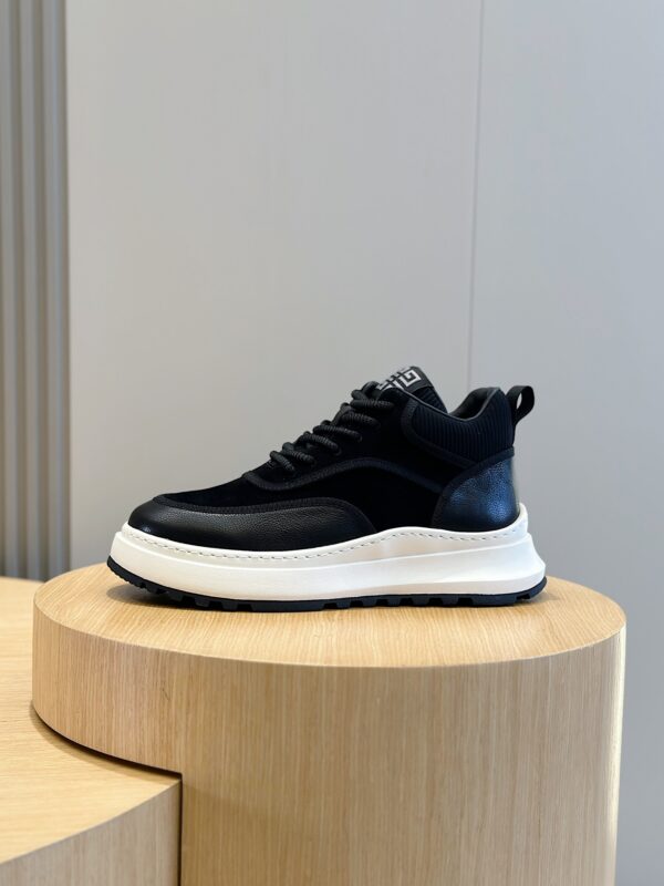 Givenchy Men's Lace Up Thick Soled Sports Shoes - Image 3
