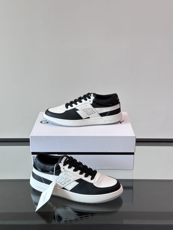 Givenchy Men's Low Cut Cowhide Casual Board Shoes - Image 5