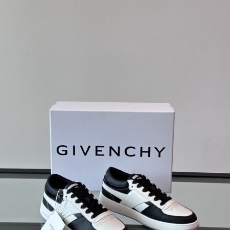 Givenchy Men's Low Cut Cowhide Casual Board Shoes