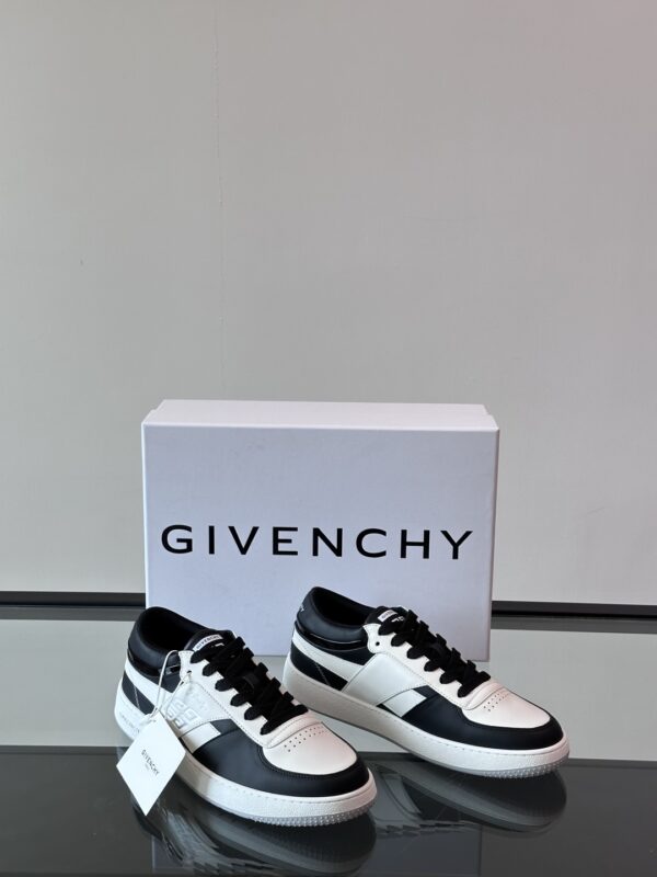 Givenchy Men's Low Cut Cowhide Casual Board Shoes