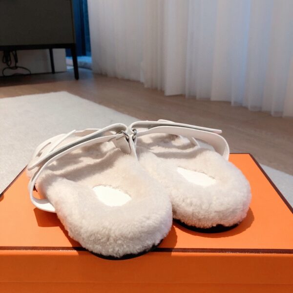 Hermes Couple Style Fur Integrated Roll Cake Fur Slippers - Image 7