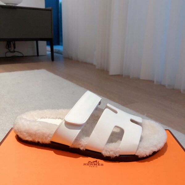 Hermes Couple Style Fur Integrated Roll Cake Fur Slippers - Image 4