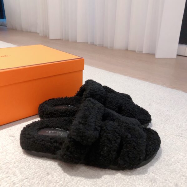 Hermes Couple Style Fur Integrated Slippers - Image 3