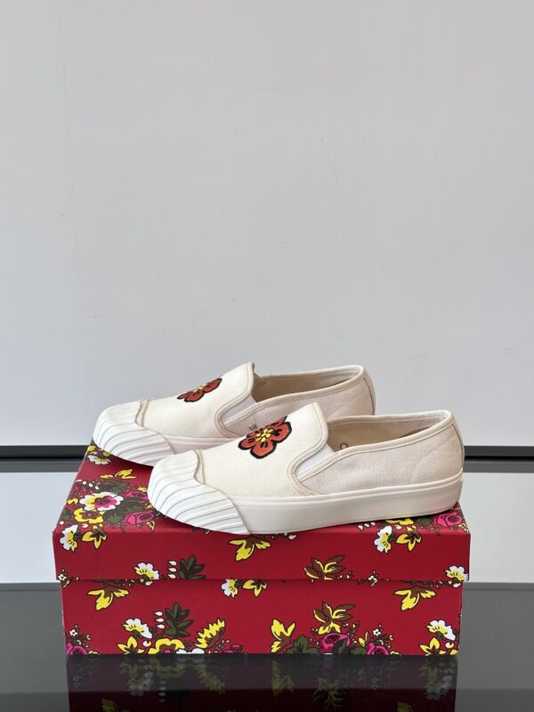 Kenzo Haitang Flower Low Cut Casual Canvas Shoes - Image 4
