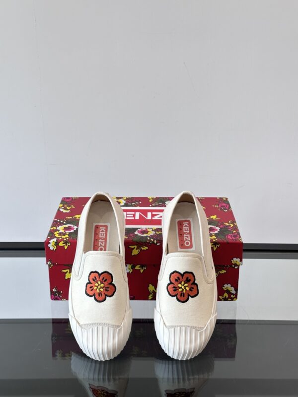 Kenzo Haitang Flower Low Cut Casual Canvas Shoes - Image 6