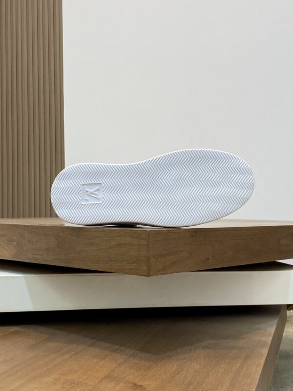 Louis Vuitton High Quality Men's Water Dyed Cowhide Sports Shoes - Image 9