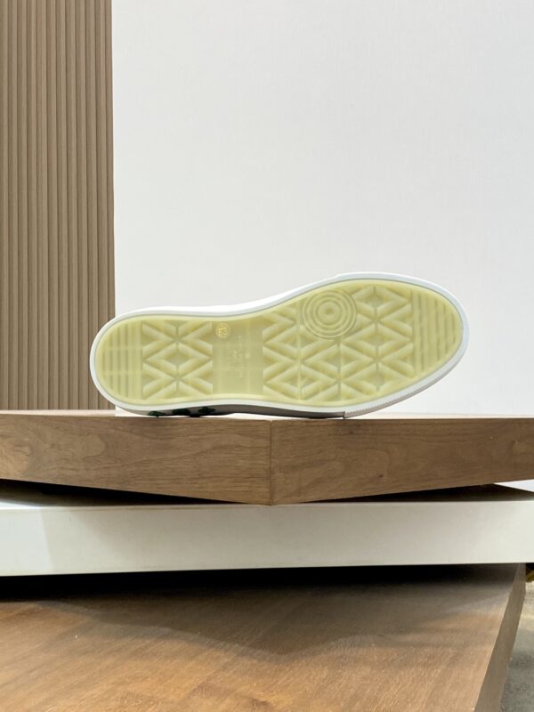 Louis Vuitton Men's High End Casual Sports Shoes - Image 9