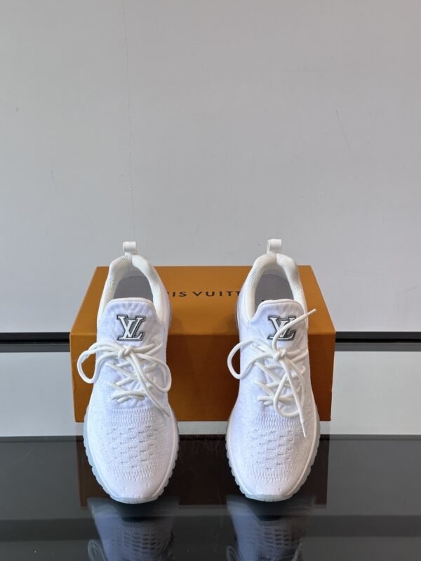 Louis Vuitton Run Away Integrated Fly Weaving Creates Sports Shoes - Image 6