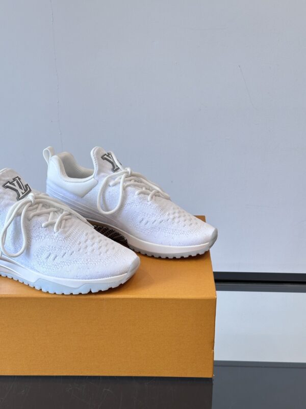 Louis Vuitton Run Away Integrated Fly Weaving Creates Sports Shoes - Image 8