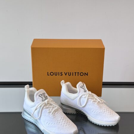 Louis Vuitton Run Away Integrated Fly Weaving Creates Sports Shoes