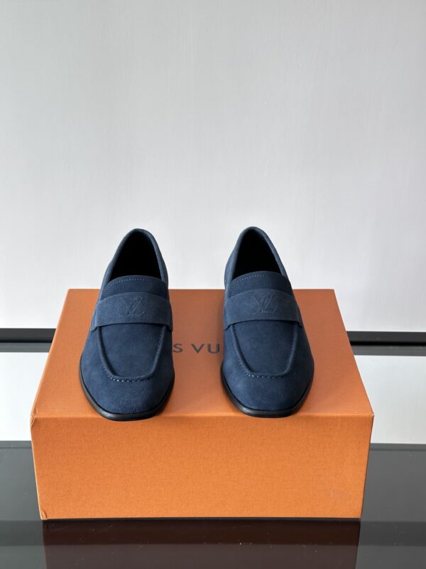 Louis Vuitton Men's Cowhide Leather Casual Formal Shoes - Image 3