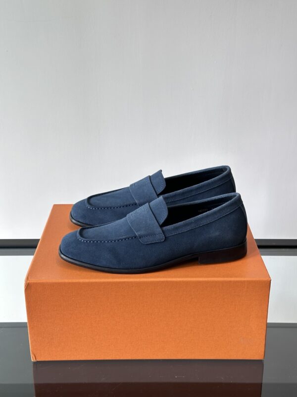 Louis Vuitton Men's Cowhide Leather Casual Formal Shoes - Image 4