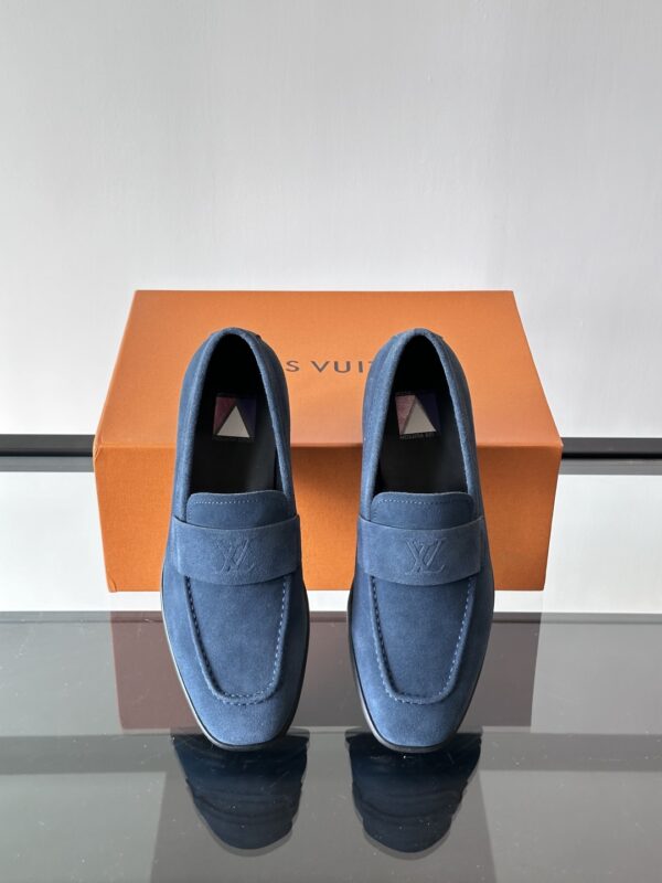Louis Vuitton Men's Cowhide Leather Casual Formal Shoes - Image 6