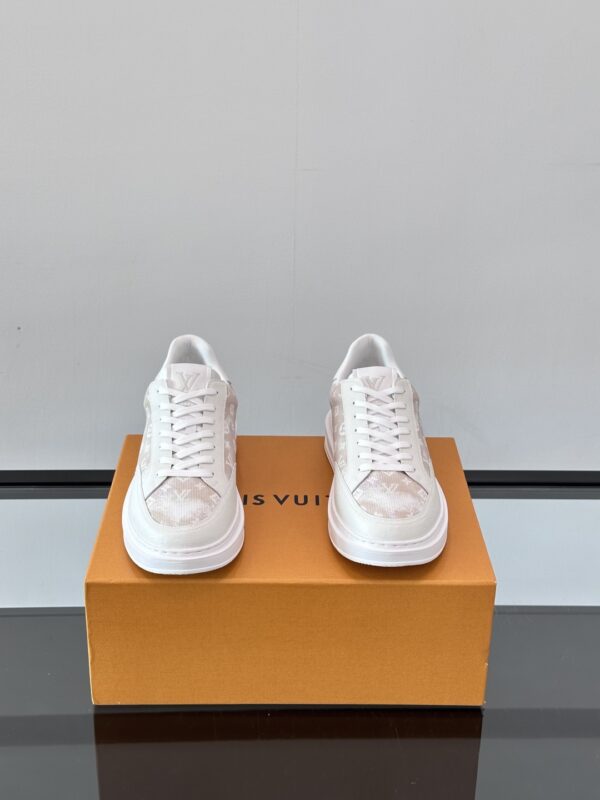 Louis Vuitton Bever Hills Monogram Printed Men's Sneakers - Image 3