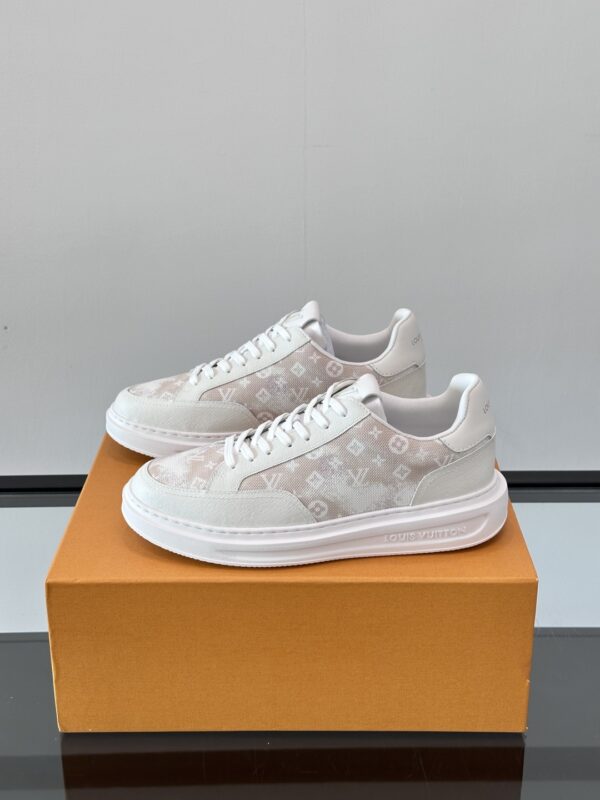 Louis Vuitton Bever Hills Monogram Printed Men's Sneakers - Image 4