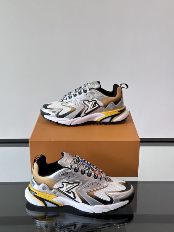 Louis Vuitton Runner Tatic Mesh Fabric And Cowhide Sneakers - Image 5
