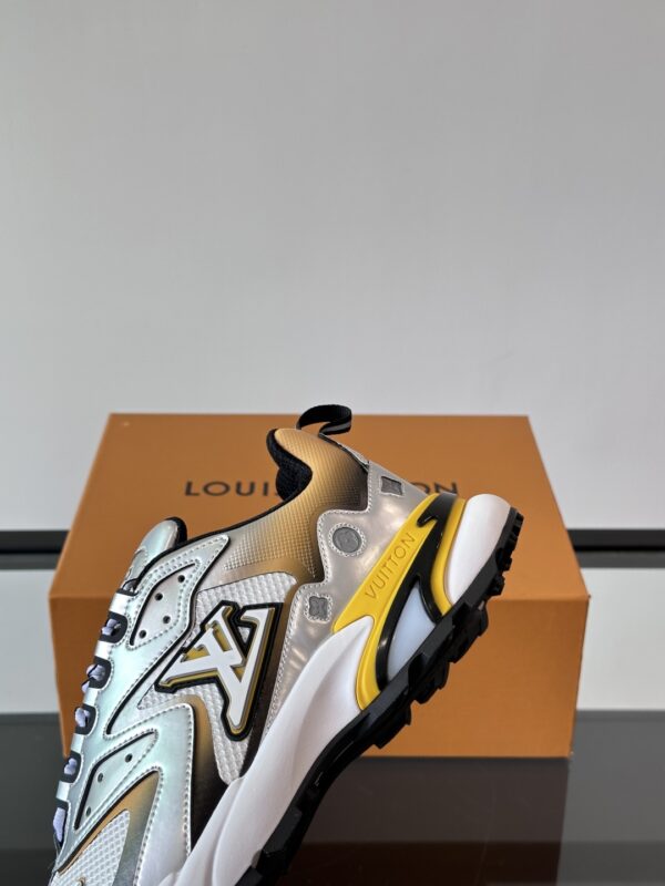 Louis Vuitton Runner Tatic Mesh Fabric And Cowhide Sneakers - Image 7