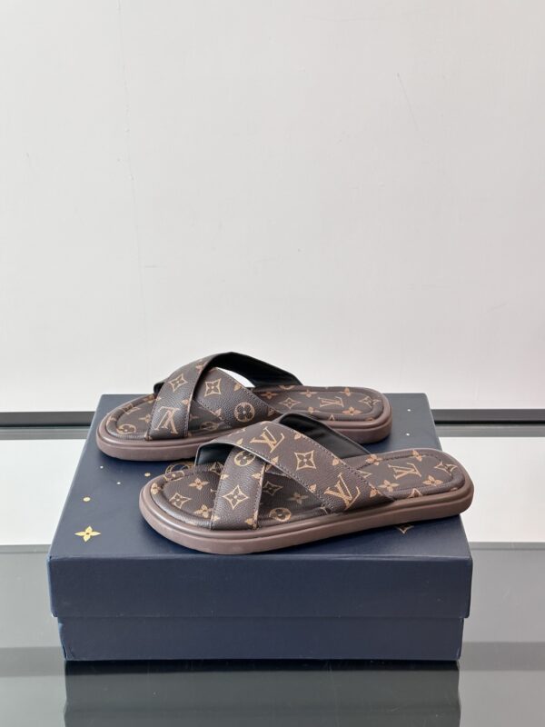 Louis Vuitton Men's Summer Casual Leather Slippers - Image 4