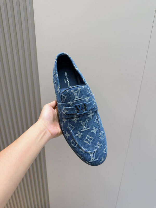 Louis Vuitton Estate Men's Cowhide Leather Loafers - Image 6
