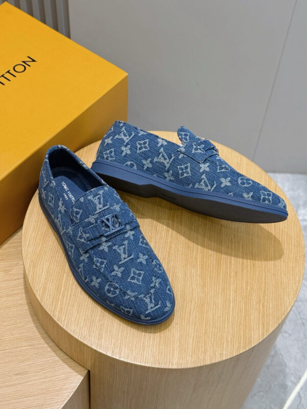 Louis Vuitton Estate Men's Cowhide Leather Loafers - Image 4