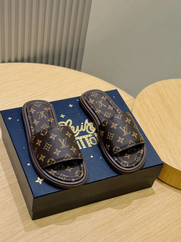 Louis Vuitton Waterfront Monogram Canvas Patterned Slippers - Image 2