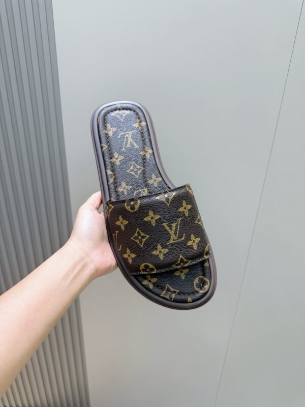 Louis Vuitton Waterfront Monogram Canvas Patterned Slippers - Image 7