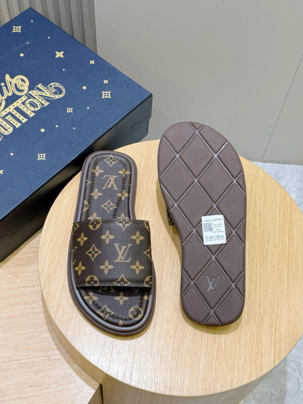 Louis Vuitton Waterfront Monogram Canvas Patterned Slippers - Image 9
