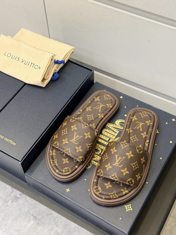 Louis Vuitton Waterfront Monogram Canvas Patterned Slippers - Image 4