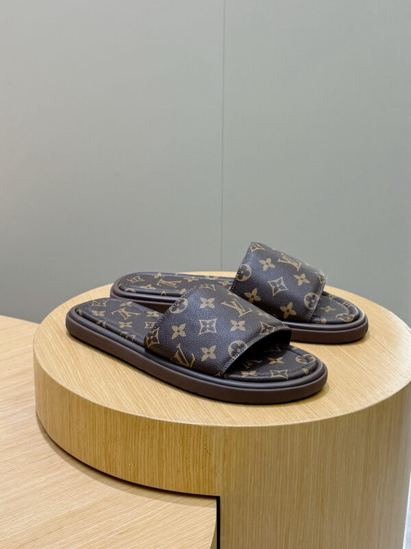 Louis Vuitton Waterfront Monogram Canvas Patterned Slippers