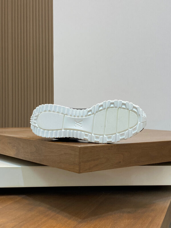Louis Vuitton X Nike Cool Men's Leather Casual Sports Shoes - Image 9