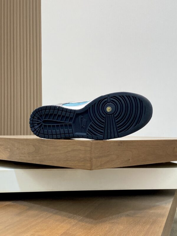 Louis Vuitton X Nike Low Cut Casual Sports Shoes - Image 9