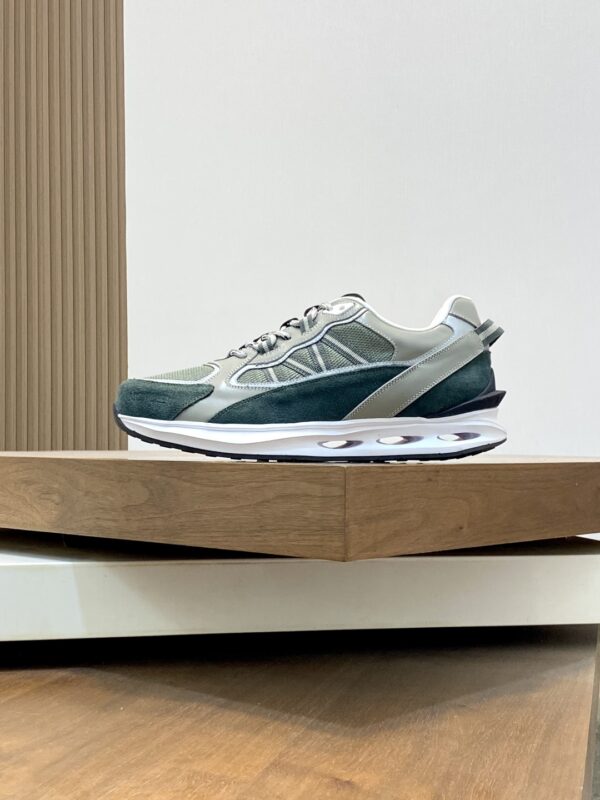 Moncler Men's New Cowhide Leather Casual Sports Shoes - Image 3
