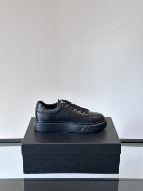 Prada New Men's Cowhide Leather Lace Up Flat Sneakers - Image 6