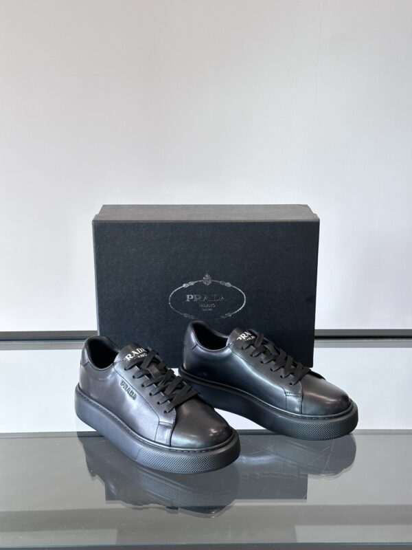 Prada New Men's Cowhide Leather Lace Up Flat Sneakers