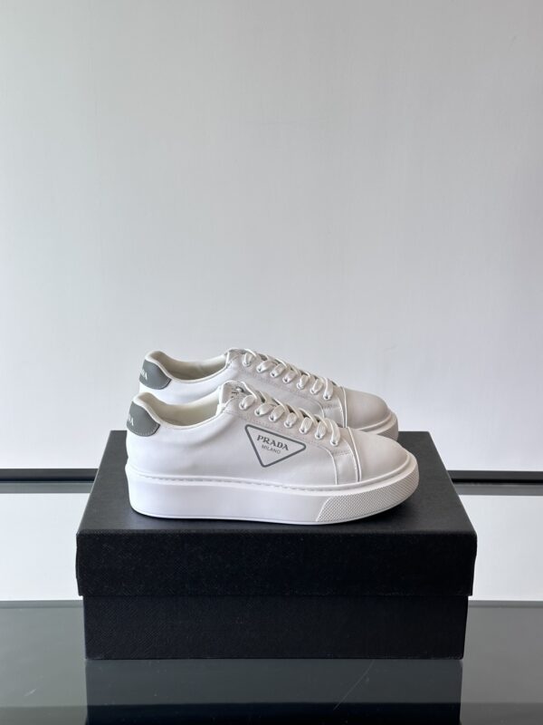 Prada New Men's Low Cut Lace Up Casual Sports Shoes - Image 2