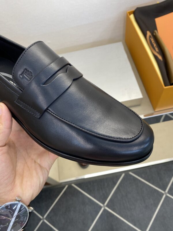 Tod's Runway Style Cowhide Leather Casual Derby Shoes - Image 7